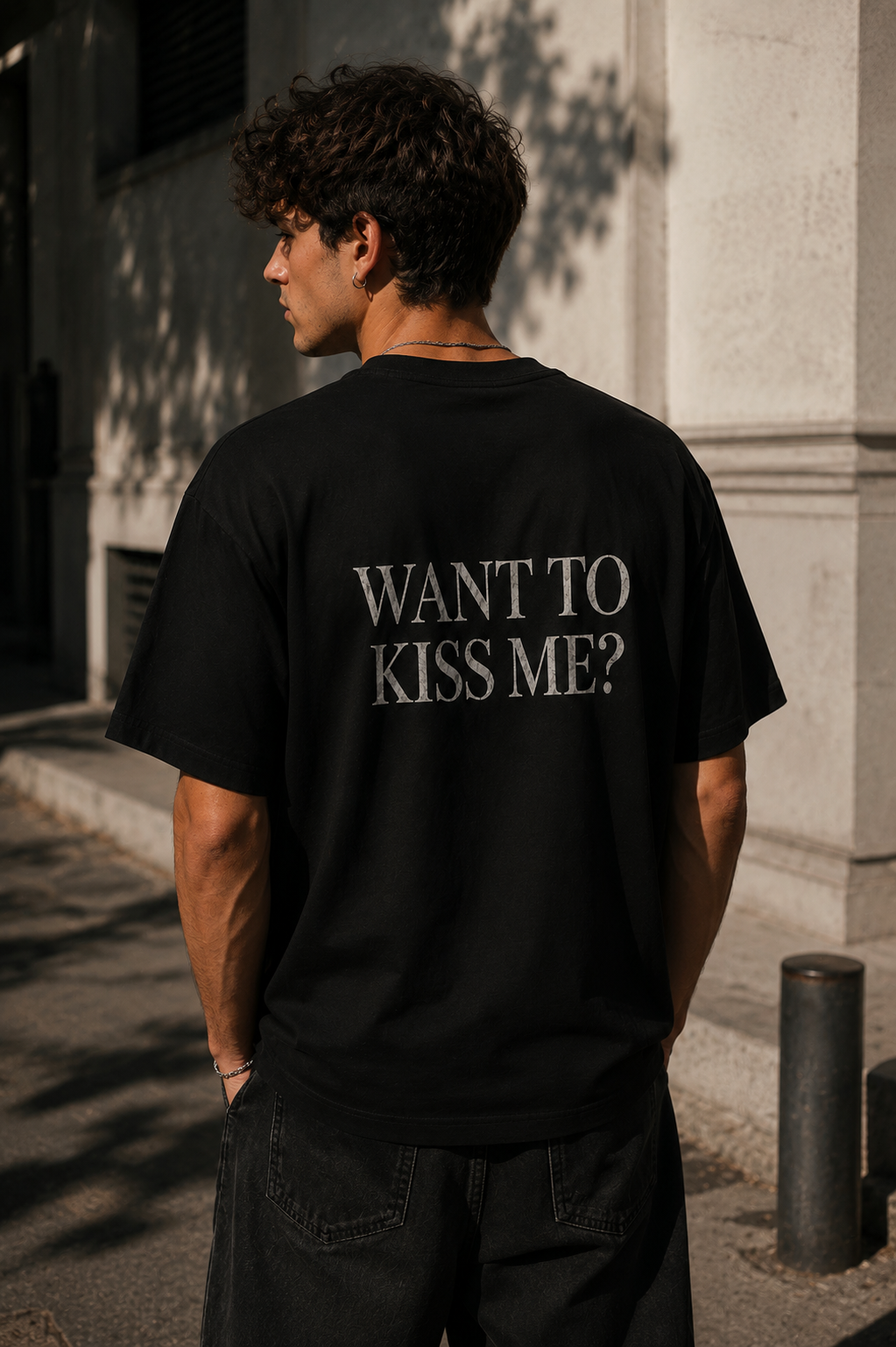 T-shirt Unisex “WANT TO KISS ME?”