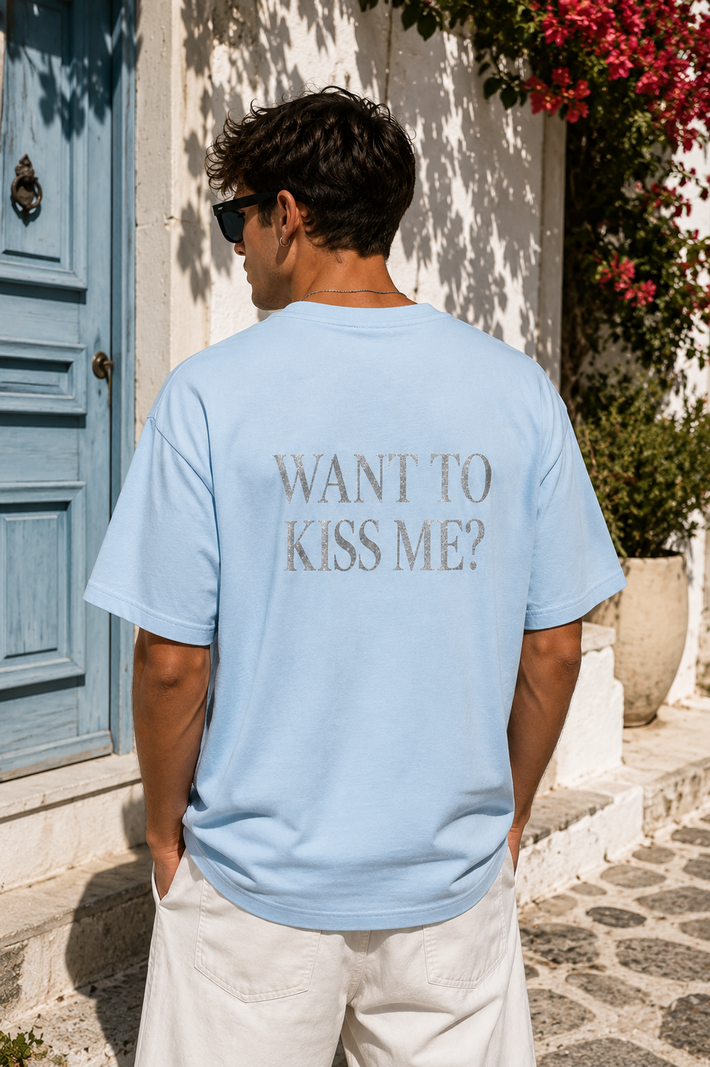 T-shirt Unisex “WANT TO KISS ME?”